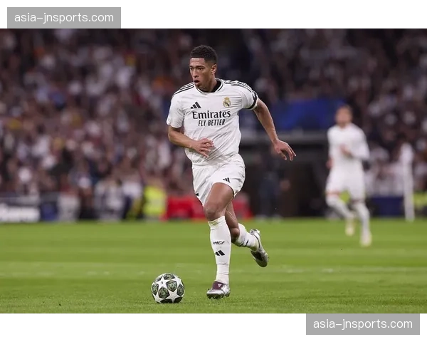 国家德比半场：皇马1-0巴萨，贝林厄姆后插上破门成关键战术缩影